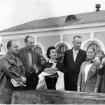Жители области приветствуют артистов «Поезда искусств», 1969 г.